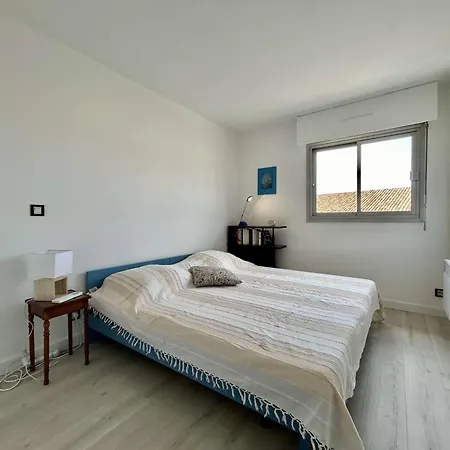 T3 Avec Piscine Et Parking, Au Bord De Mer, Sainte-maxime, Climatise Et Proche Commerces - Fr-1-226-542 Apartment *