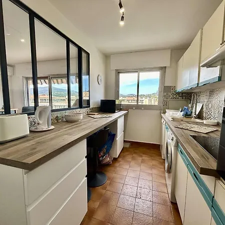 T3 Avec Piscine Et Parking, Au Bord De Mer, Sainte-maxime, Climatise Et Proche Commerces - Fr-1-226-542 *