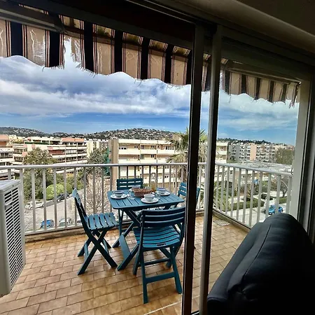 T3 Avec Piscine Et Parking, Au Bord De Mer, Sainte-maxime, Climatise Et Proche Commerces - Fr-1-226-542